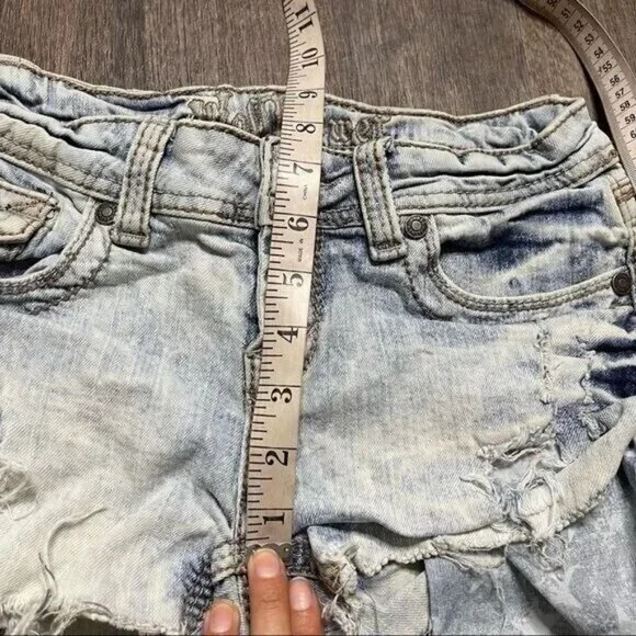 Wallflower Denim Light Blue Distressed Jean Shorts Size 3 - Picture 4 of 5
